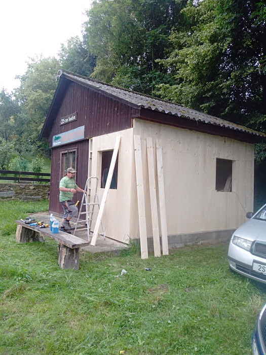 buňka u rybníka